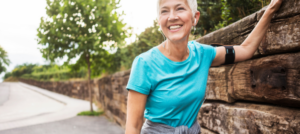 Mature woman in running clothes. Healthy for the over 50s: inflammation and oxidative stress.